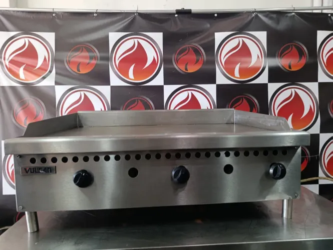 Chapa industrial 3 queimado marca VULCAN gás GLP funcionando perfeitamente