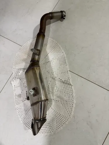 Vendo escape original da cbr 600rr por 1.280 reais 