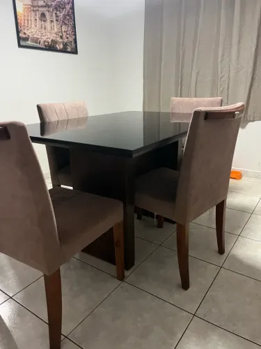 Mesa de jantar 4 cadeiras tampo de vidro preto