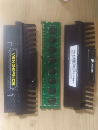MEMÓRIA RAM VENGERANCE 4gb (leia a descrição)