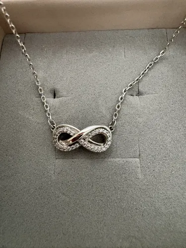 Colar Swarovski Símbolo do infinito