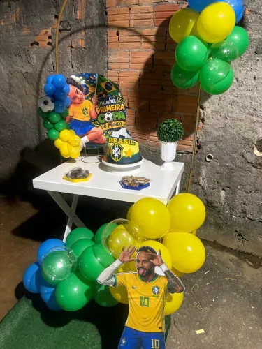 Mini festa na mesa pegue e monte