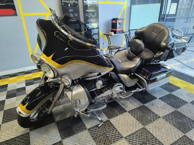 Harley - Ultra Glide CVO 2012
