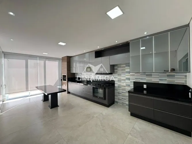 Casa com 3 dormitórios para alugar, 170 m² por R$ 7.767/mês - Residencial Portal do Lago -