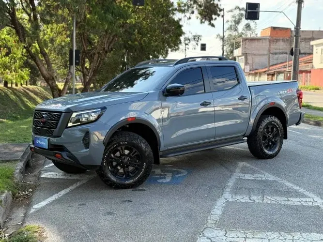 Nissan Frontier Pro4x CD 4X4 2.3 Bi-TB Die. AUT 2025