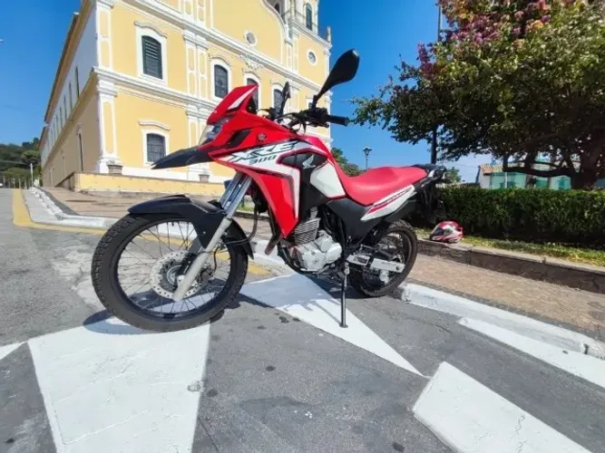 XRE 300 (DESCRIÇÃO)