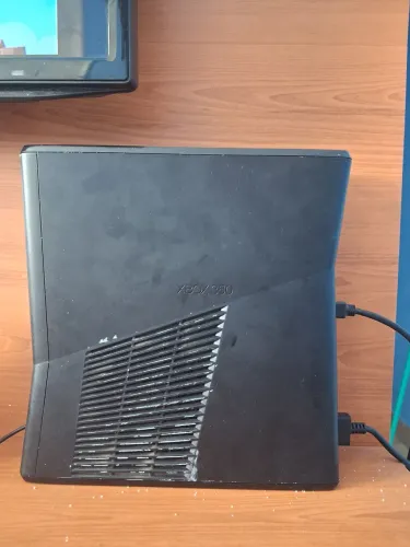 XBOX 360 SLIM COM 60 JOGOS NO HD!!