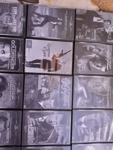 Super coleção filmes 007 relíquia. 