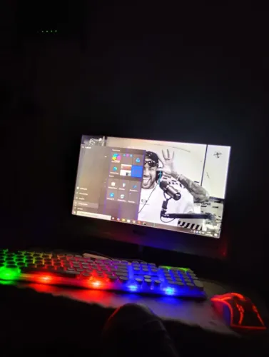 PC GAMER (RODA TUDO, OLHAR A DESCRIÇÃO)