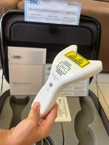 LASER ODONTOLÓGICO DMC PARA CLAREAMENTO COM LUZ LED E ULTRAVIOLETA
