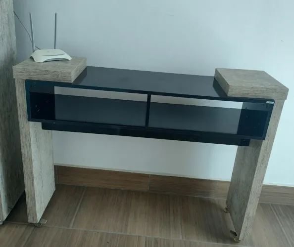 Aparador Balcão Sala / Recepção Com Rodinhas NÃO ENVIO PELA OLX RETIRADA NO LOCAL