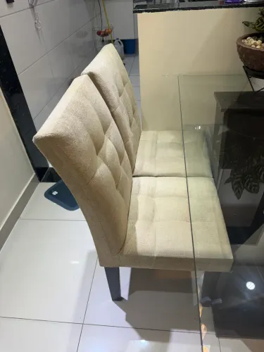 Mesa com 4 cadeiras tampo de vidro
