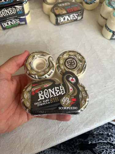Roda Bones SPF 81 e 84b 56mm