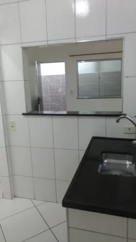 Alugo casa de vila