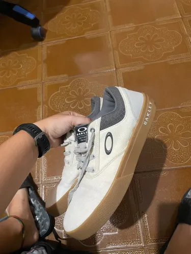 Tenis oakley 39/40
