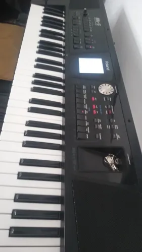 Teclado Roland BK5