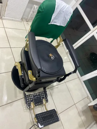 Cadeira de barbeiro invicta 