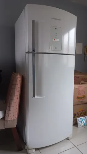 Vendo geladeira Brastemp,motivo não coube na cozinha do AP para aonde mudei