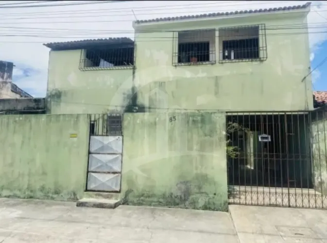 Oportunidade Única no Farolândia: Seu Novo Lar com Posição Leste!
