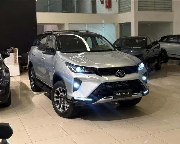 Toyota Hilux SW4 4X4 2.8 Diesel 2025