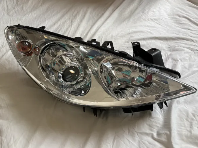 Farol original Peugeot 307 Valeo Direito (Passageiro) - Serve 2007-2012