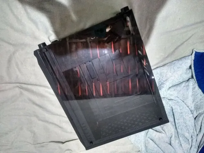 Gabinete gamer com 2 fans usado - preço negociavel