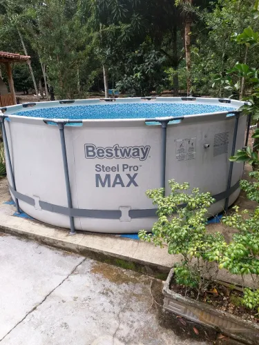 PISCINA ESTRUTURADOA 12 MIL LITROS COM ESCADA E BOMBA DE CIRCULACAO E DRENAGEM . *