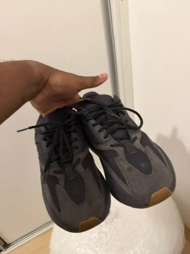 Tênis Yeezy 700 V1 Utility Black