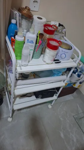 Vendo uma maca,carro auxiliar,uma banquete
