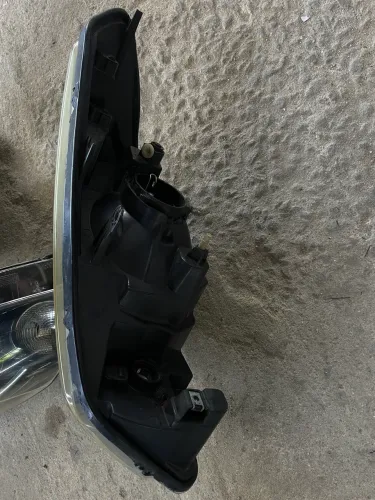 Farol direito sandero máscara negra usado original ano 2009 até 2013