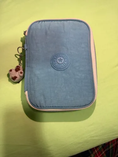 Estojo kipling 100 pens azul claro