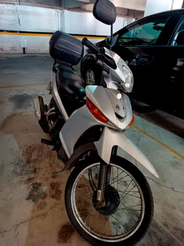 Vendo Crypton MUITO CONSERVADA.