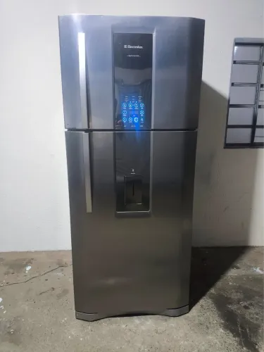 Geladeira Electrolux 550 lt premium