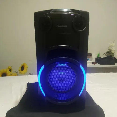 A muitas caixas no mercado, num preço assecivel , porem pra quem gosta de ouvir musica ls