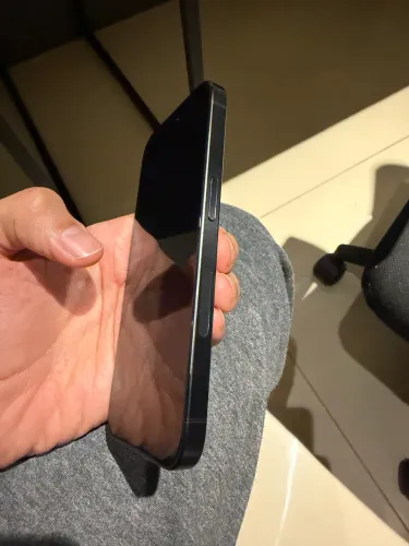 iPhone 15 pro conversação excelente 