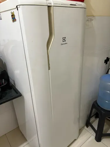 Geladeira com defeito