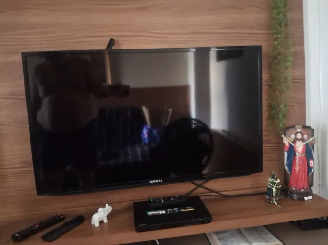 Tv samsung 42 polegadas (com defeito na placa não ligar mais ela)ou retirada de peças 