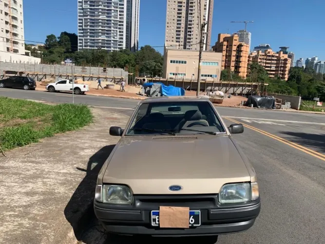 Ford Escort GL 1.8i / 1.8 (álcool) 1991