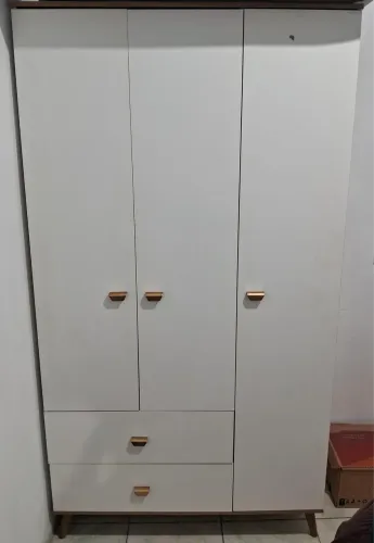 Guarda roupa de solteiro contato na legenda