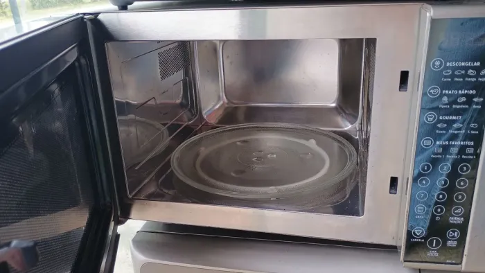 Vendo microondas 31 litros funcionando perfeitamente
