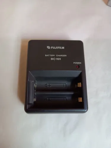 Recarregador de bateria Fujifilm BC NH