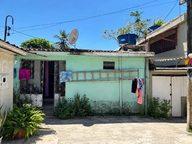 CASA A VENDA - BARREIROS/PE555
