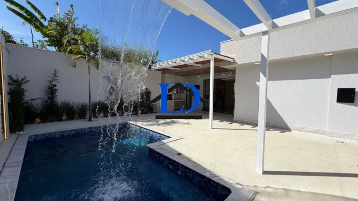 Casa à venda no Bairro Ilda - 3 quartos, piscina aquecida e área gourmet - Aparecida de Go
