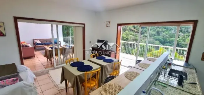 Casa- Petrópolis, Corrêas