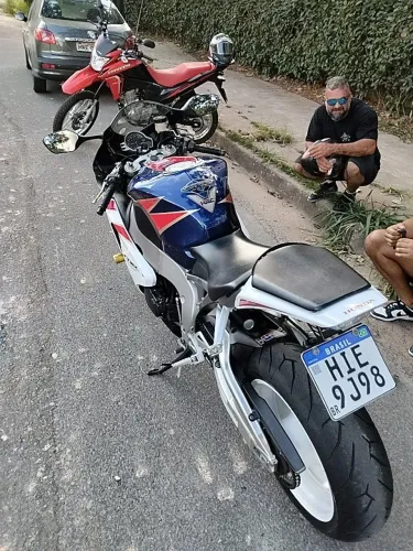 CBR 1000 RR capitão América 