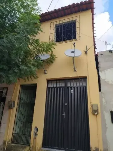 Casa com 1 Quarto(s) e 1 banheiro(s) para Alugar, 30 m² por R$ 500 / Mês
