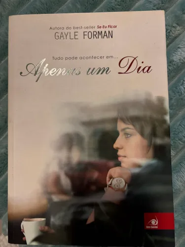 Livro. Apenas um dia. 