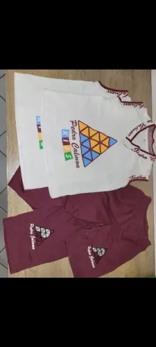 Kit c 7 peças uiforme Pedro Calmon 2anos 2conjuntos e 3anos 2 camisas e 1shorts novissimos