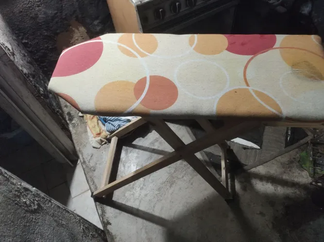 TÁBUA de PASSAR roupa semi nova
