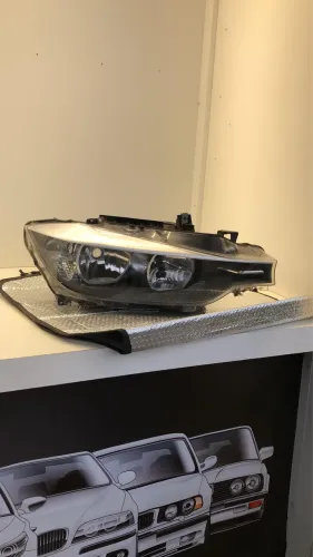 Farol BMW Série 3 F30/F31 Original Direito Halógeno